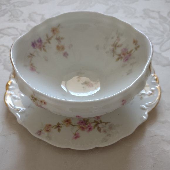 Limoges France Antique bowl with attached underplate - Picture 6 of 8